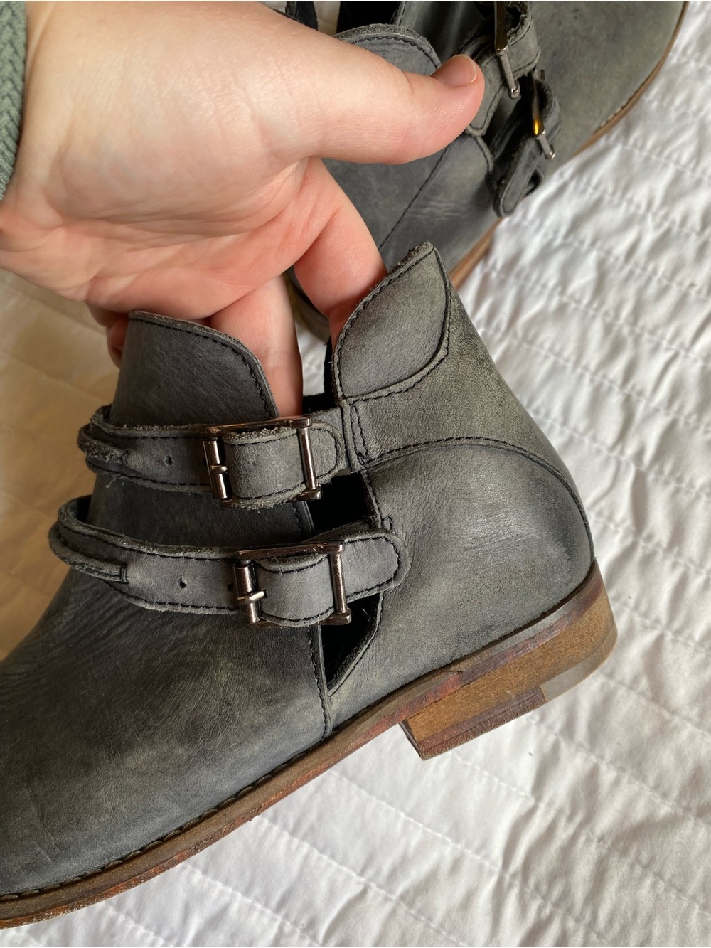 Free People Womens Braeburn Gray Distressed Leather Ankle Boot - Picture 6 of 8